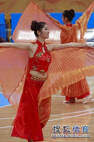 福建男篮啦啦队分享舞蹈：旋律一响，属于金碟豹的DNA马上觉醒