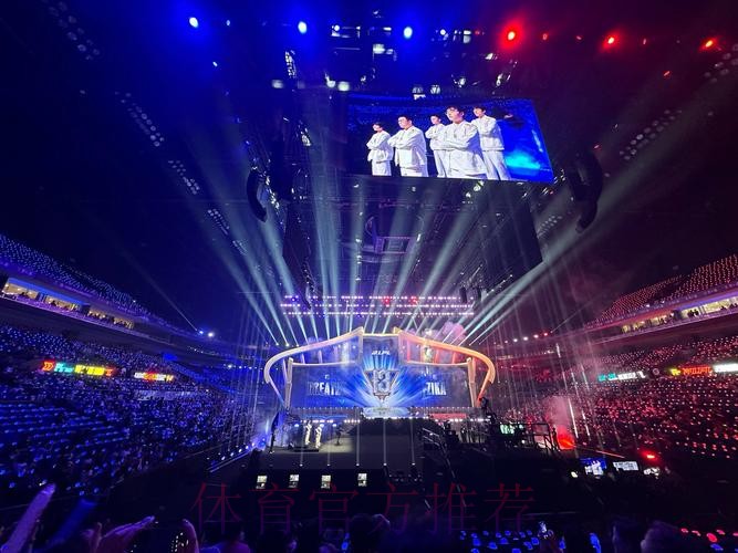 LPL赛事高光：实现器瑞天帝赛场登场